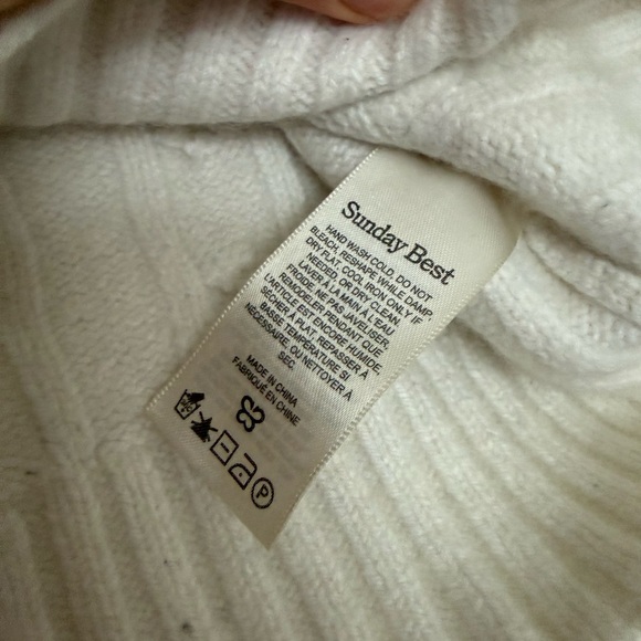 Aritzia Sunday Best ‘Peggy’ Cropped Preppy Cream Cable Knit Sweater - Size L - Picture 7 of 9